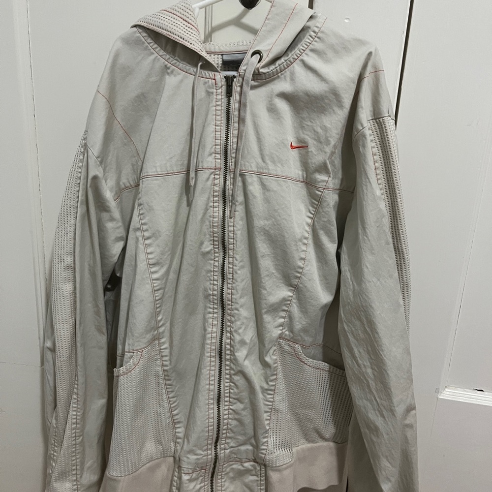 nike zip up lightweight jacket